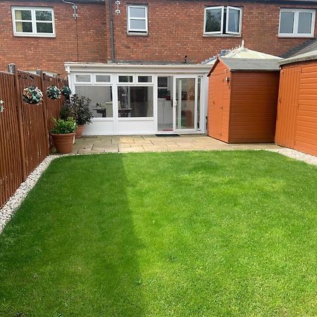 Enjoy Your Stay At Chorley Road Droitwich Exterior photo